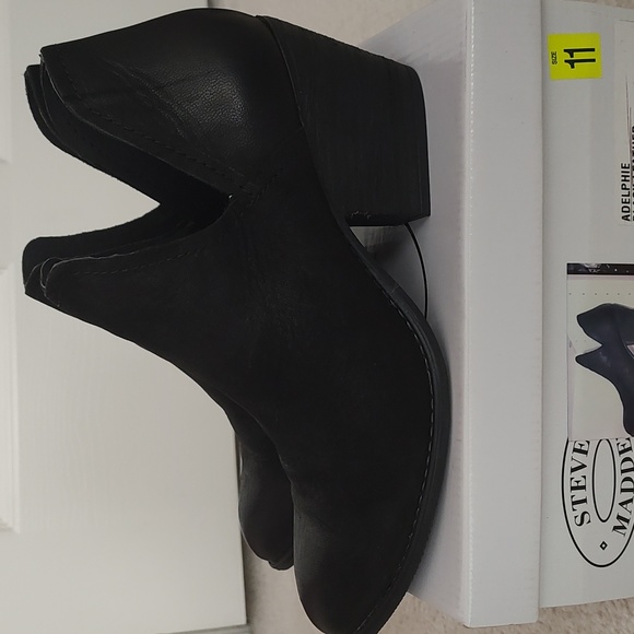 Steve Madden black booties - Picture 3 of 6